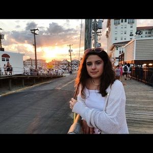 Meet your Posher, Nora